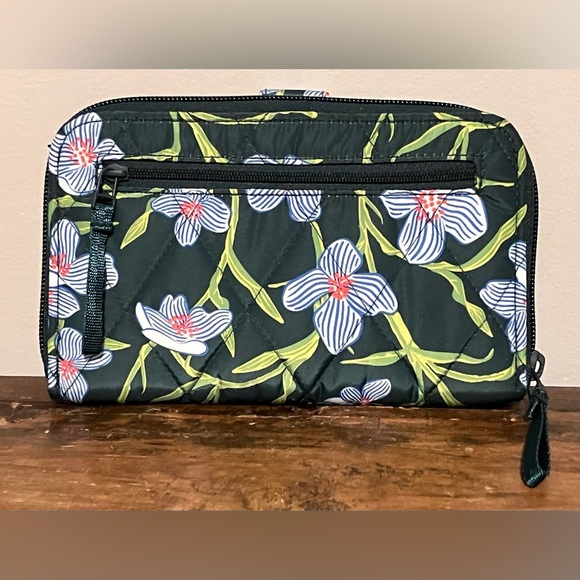 Vera Bradley Women's Outlet Ultralight Essential Tab Wallet - Picture 5 of 10